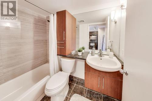 316 - 1050 The Queensway, Toronto, ON - Indoor Photo Showing Bathroom