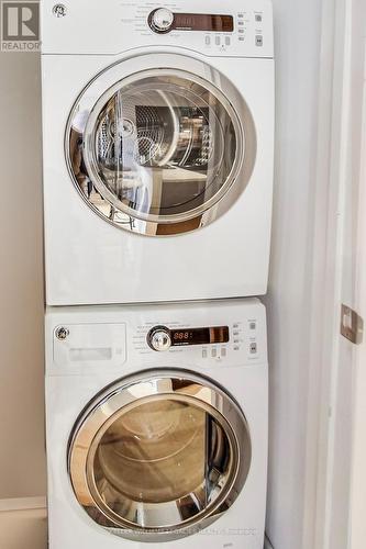 316 - 1050 The Queensway, Toronto, ON - Indoor Photo Showing Laundry Room