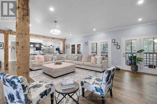 7 Fox Run Drive, Puslinch, ON - Indoor Photo Showing Living Room