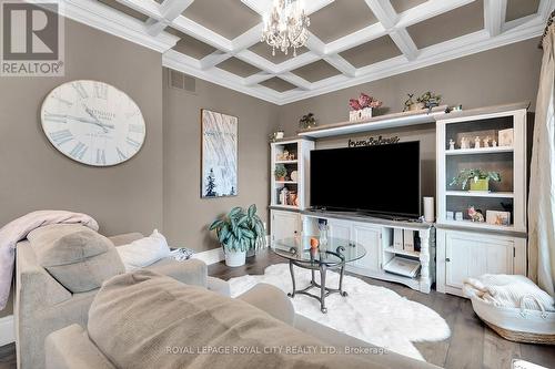 7 Fox Run Drive, Puslinch, ON - Indoor Photo Showing Living Room