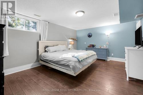 7 Fox Run Drive, Puslinch, ON - Indoor Photo Showing Bedroom