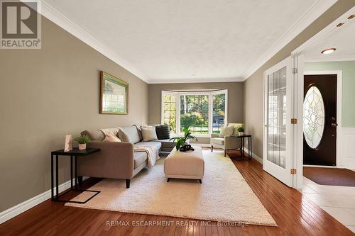 28 Church Street E, Haldimand, ON - Indoor Photo Showing Living Room