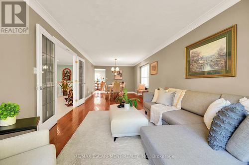 28 Church Street E, Haldimand, ON - Indoor Photo Showing Living Room