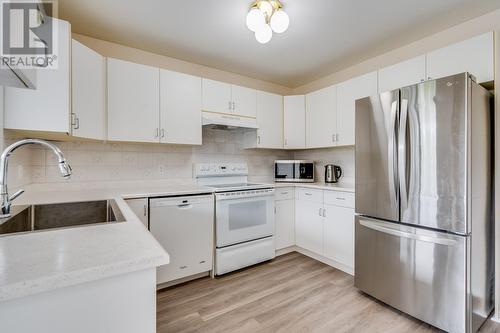 2629 Applegreen Court, West Kelowna, BC - Indoor Photo Showing Kitchen