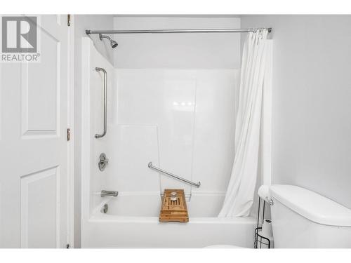 4404 Pleasant Valley Road Unit# 3, Vernon, BC - Indoor Photo Showing Bathroom