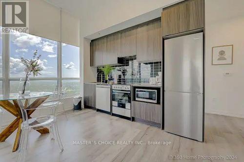 5507 - 395 Bloor Street E, Toronto, ON - Indoor Photo Showing Kitchen