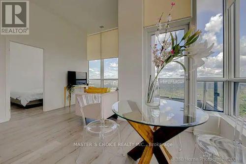 5507 - 395 Bloor Street E, Toronto, ON - Indoor Photo Showing Dining Room