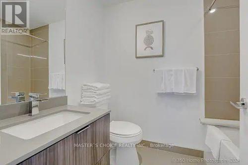 5507 - 395 Bloor Street E, Toronto, ON - Indoor Photo Showing Bathroom