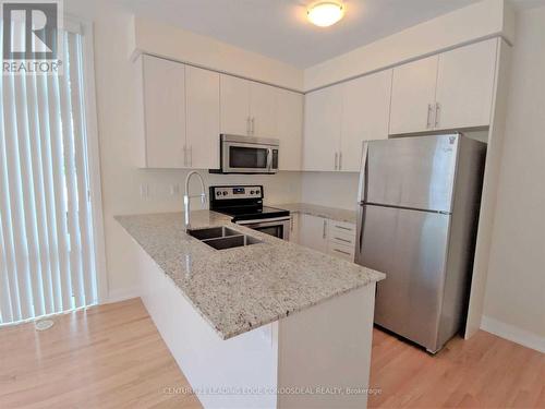 47 - 19 Eldora Avenue, Toronto, ON - Indoor Photo Showing Kitchen With Double Sink With Upgraded Kitchen