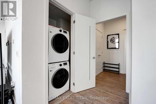 4201 - 357 King Street W, Toronto, ON - Indoor Photo Showing Laundry Room