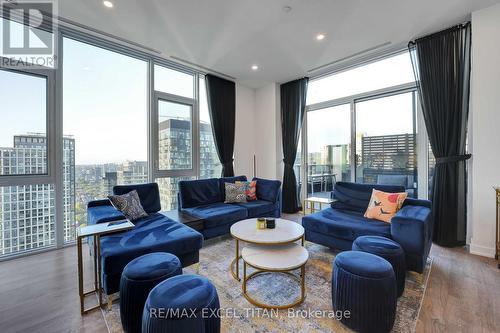 4201 - 357 King Street W, Toronto, ON - Indoor Photo Showing Living Room