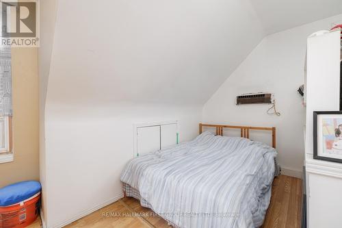 156 Centre Street S, Oshawa, ON - Indoor Photo Showing Bedroom