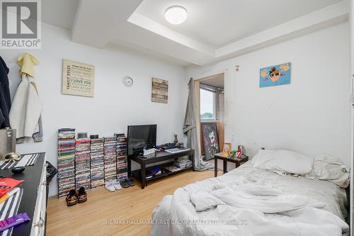 156 Centre Street S, Oshawa, ON - Indoor Photo Showing Bedroom