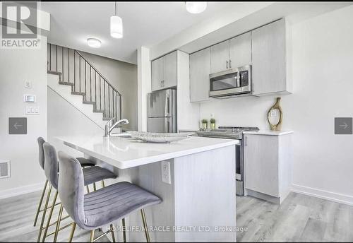 214 - 2550 Castlegate Crossing, Pickering, ON - Indoor Photo Showing Kitchen