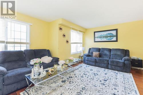 16 - 1995 Pinegrove Avenue, Pickering, ON - Indoor Photo Showing Living Room