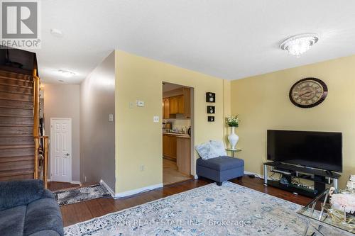 16 - 1995 Pinegrove Avenue, Pickering, ON - Indoor Photo Showing Living Room