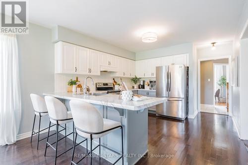 8 Campbell Drive, Uxbridge, ON - Indoor Photo Showing Kitchen With Upgraded Kitchen