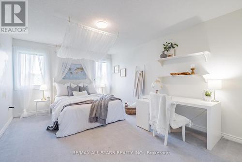 8 Campbell Drive, Uxbridge, ON - Indoor Photo Showing Bedroom