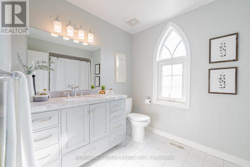 8 Campbell Drive, Uxbridge, ON - Indoor Photo Showing Bathroom