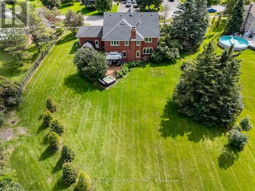 8 Campbell Drive, Uxbridge, ON - Outdoor