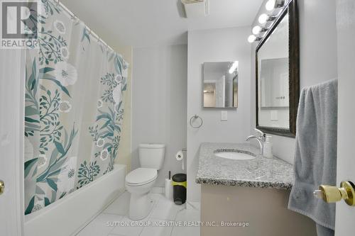 258 Dunsmore Lane, Barrie, ON - Indoor Photo Showing Bathroom