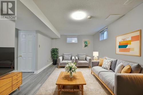 258 Dunsmore Lane, Barrie, ON - Indoor Photo Showing Living Room