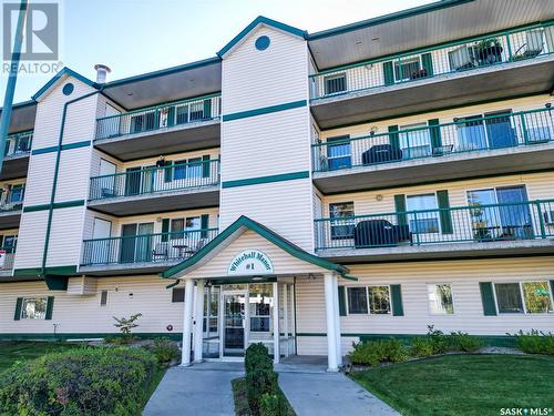 201 1 26Th Street E, Prince Albert, SK - Outdoor With Balcony With Facade