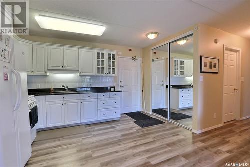 201 1 26Th Street E, Prince Albert, SK - Indoor Photo Showing Kitchen