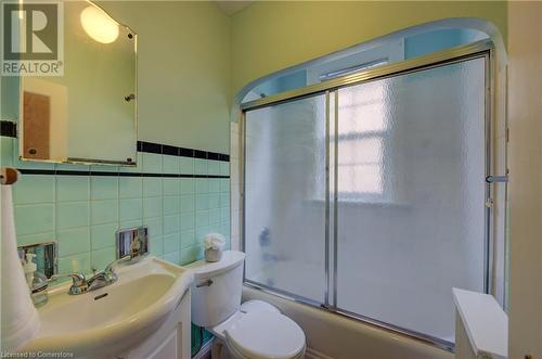 89 Stirling Avenue N, Kitchener, ON - Indoor Photo Showing Bathroom