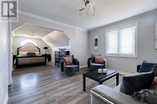 35 Lido Drive, Hamilton, ON - Indoor Photo Showing Living Room