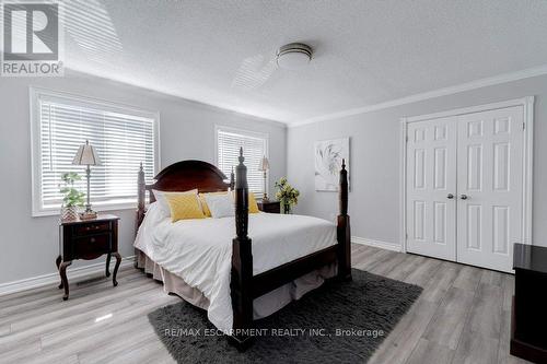 35 Lido Drive, Hamilton, ON - Indoor Photo Showing Bedroom