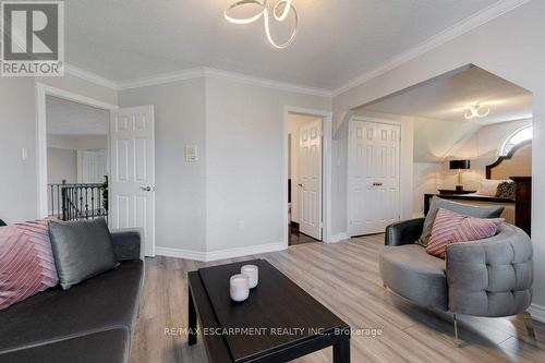 35 Lido Drive, Hamilton, ON - Indoor Photo Showing Living Room