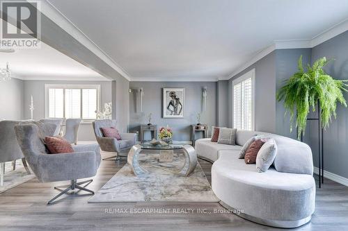 35 Lido Drive, Hamilton, ON - Indoor Photo Showing Living Room