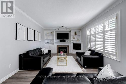 35 Lido Drive, Hamilton, ON - Indoor Photo Showing Living Room With Fireplace