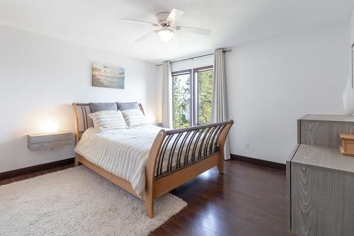 1426 Scott Crescent, West Kelowna, BC - Indoor Photo Showing Bedroom