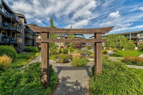 102-580 Sarsons Road, Kelowna, BC - Outdoor