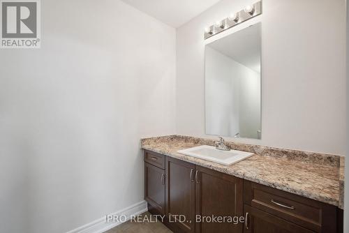 135 Ben Sinclair Avenue, East Gwillimbury, ON - Indoor Photo Showing Bathroom