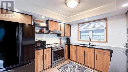 222 Penetangore Row, Kincardine, ON - Indoor Photo Showing Kitchen With Double Sink