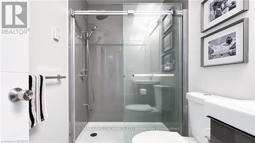 222 Penetangore Row, Kincardine, ON - Indoor Photo Showing Bathroom