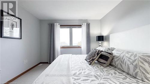 222 Penetangore Row, Kincardine, ON - Indoor Photo Showing Bedroom