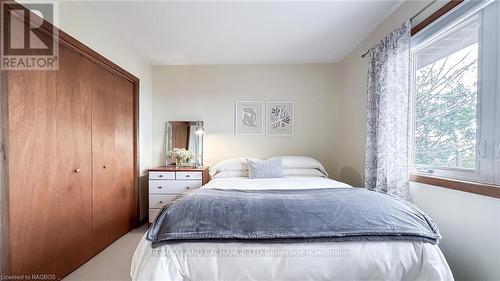 222 Penetangore Row, Kincardine, ON - Indoor Photo Showing Bedroom