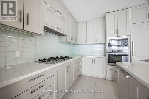 1008 - 29 Queens Quay E, Toronto, ON - Indoor Photo Showing Kitchen With Upgraded Kitchen