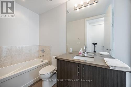 1008 - 29 Queens Quay E, Toronto, ON - Indoor Photo Showing Bathroom