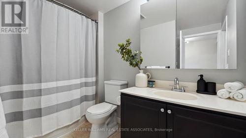 602 - 200 Burnhamthorpe Road E, Mississauga, ON - Indoor Photo Showing Bathroom