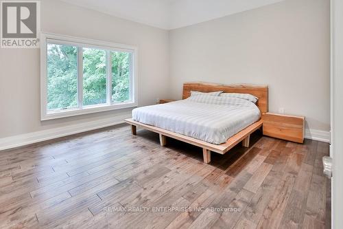 1560 Lorne Wood Road, Mississauga, ON - Indoor Photo Showing Bedroom