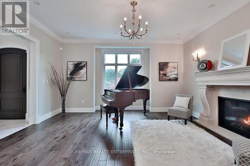 1560 Lorne Wood Road, Mississauga, ON - Indoor Photo Showing Other Room With Fireplace