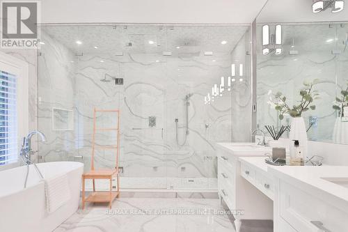 1560 Lorne Wood Road, Mississauga, ON - Indoor Photo Showing Bathroom