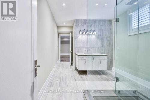 1560 Lorne Wood Road, Mississauga, ON - Indoor Photo Showing Bathroom