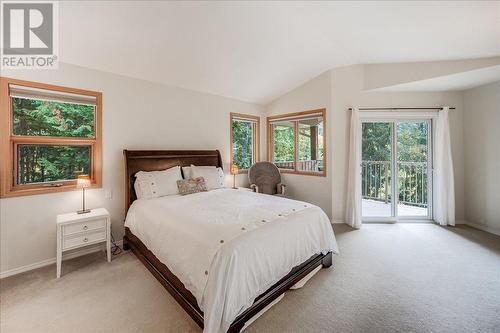 2290 Crystal Springs  Road, Nelson, BC - Indoor Photo Showing Bedroom