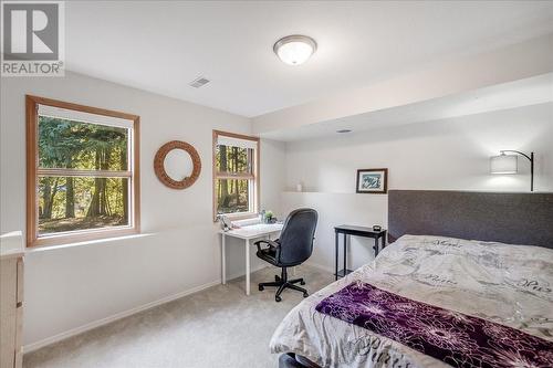 2290 Crystal Springs  Road, Nelson, BC - Indoor Photo Showing Bedroom